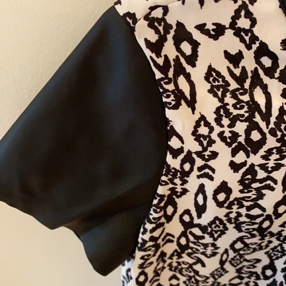 Pleather detail tunic - Picture 2 of 3